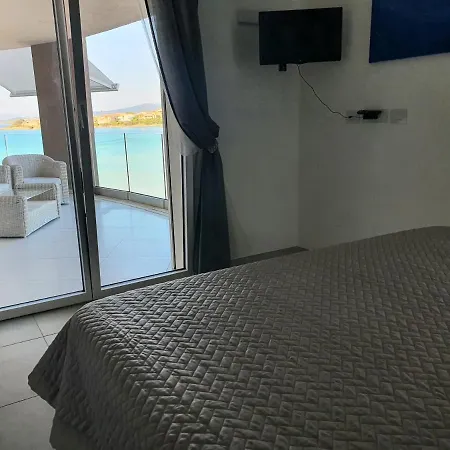 Appartamento Delfini Sul Mare Golfo Aranci Exterior photo