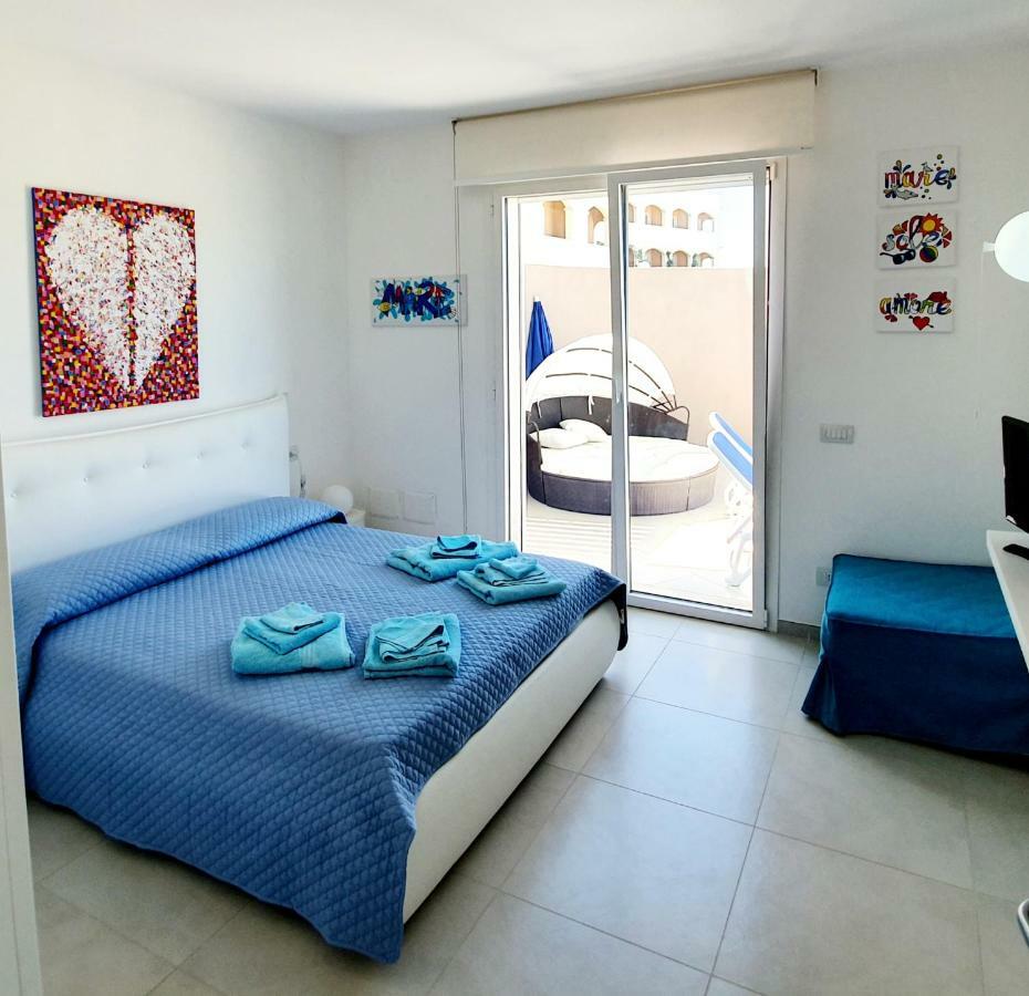 Delfini Sul Mare Apartment *