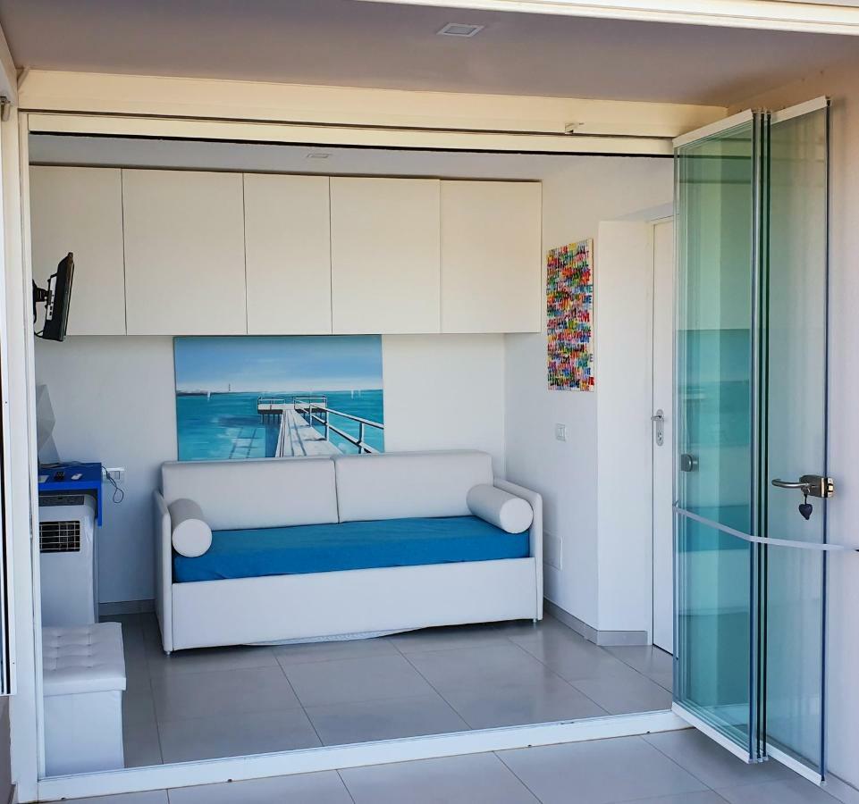 Delfini Sul Mare Apartment *